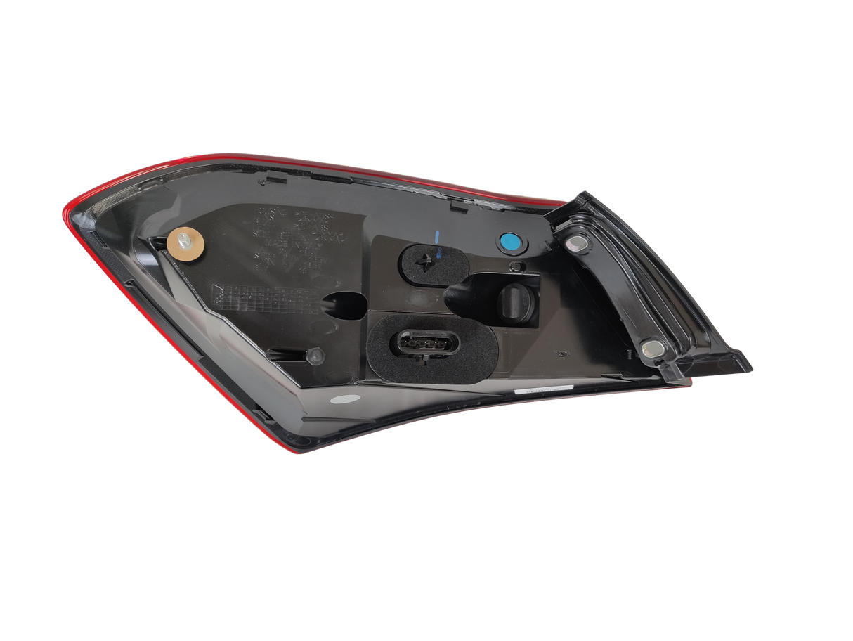 MASERATI GHIBLI Genuine OEM Rear Outer Tail Light Right/DX — OEM 670107148 / 670008481