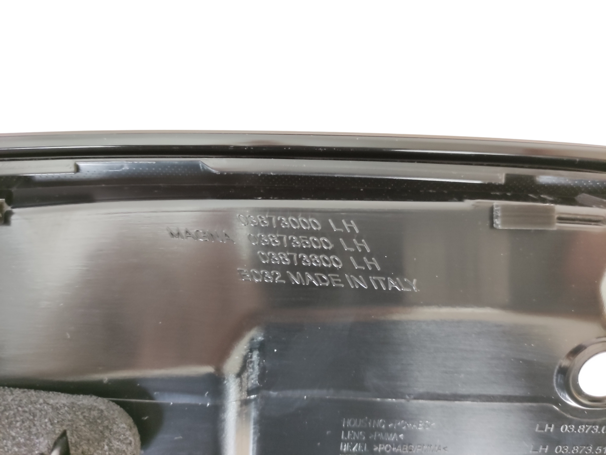 Original MASERATI GHIBLI M157R 6701546090 Externes Rücklicht links